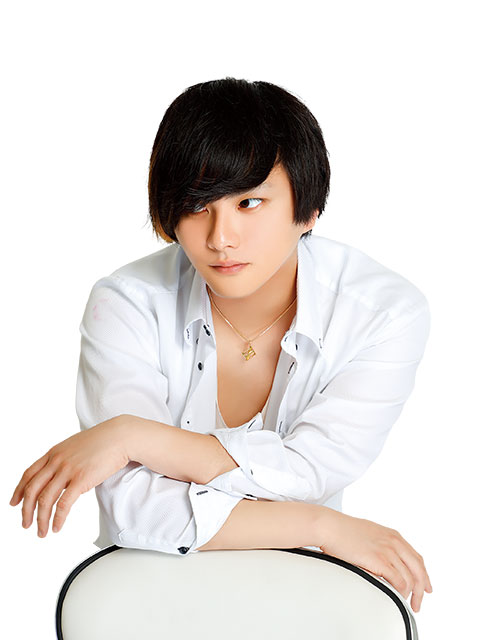 SEALSホスト 安仁屋 空人(半裸)